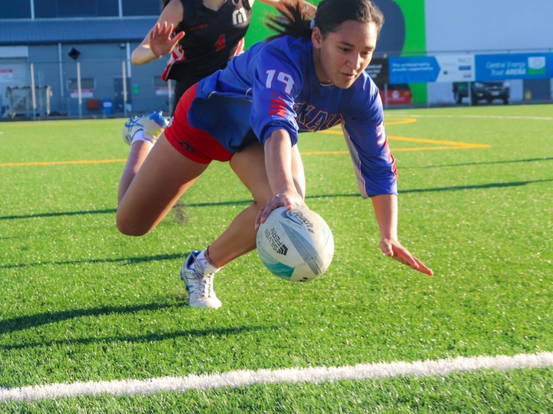 Broken hand no obstacle to Bay touch player