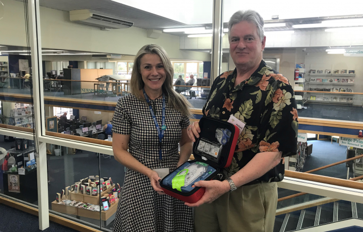 Defibrillator donated to Hastings library