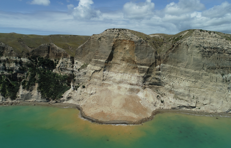 Further landslide delays Cape Kidnappers beach access opening
