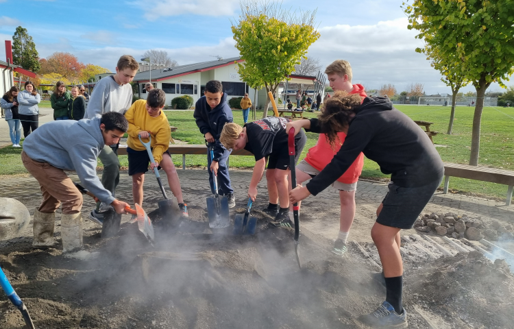 Karamu High School students experience science in an authentic New Zealand context