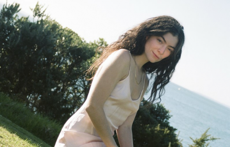 Lorde announces new dates for postponed Black Barn shows