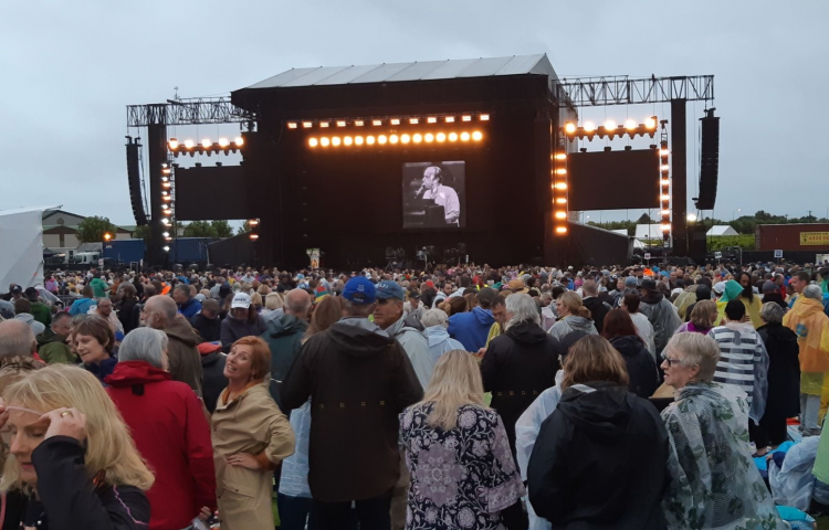 Review: At the Mission, Phil Collins certainly proved he’s ‘not dead yet’