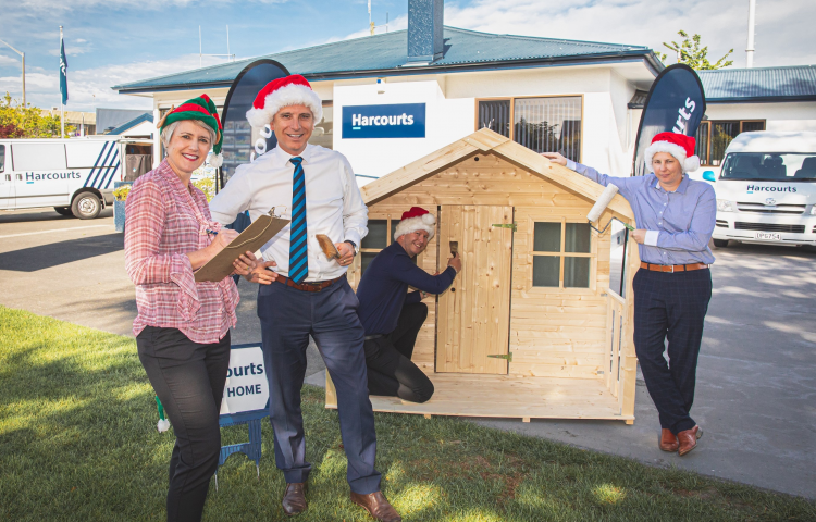 Santa is coming to Napier’s Harcourts Christmas Parade