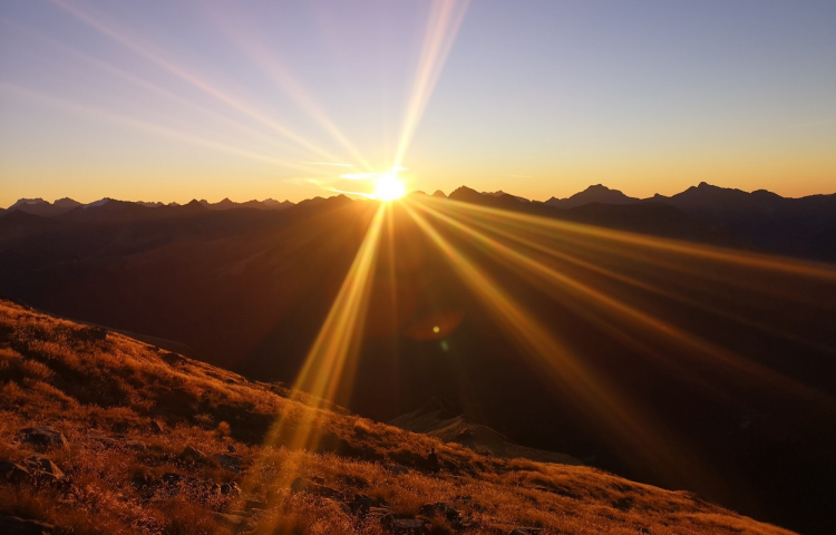 Travel: A spectacular hike to Brewster Hut and Mount Armstrong