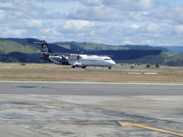 Unusual smell in cabin forces evacuation of Air New Zealand plane