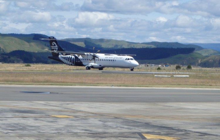 Unusual smell in cabin forces evacuation of Air New Zealand plane