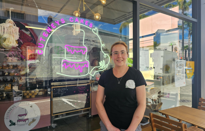 Video - Cake shop owner annoyed to find window smashed in act of vandalism in Napier CBD