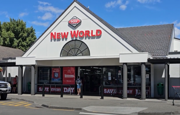 Video: Community upset over closure of Flaxmere New World