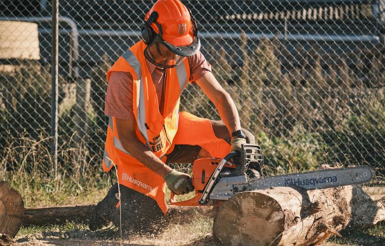 Volunteers keep the community warm